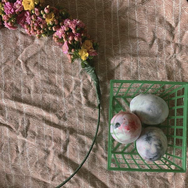 Påskekrans og marmoret æg