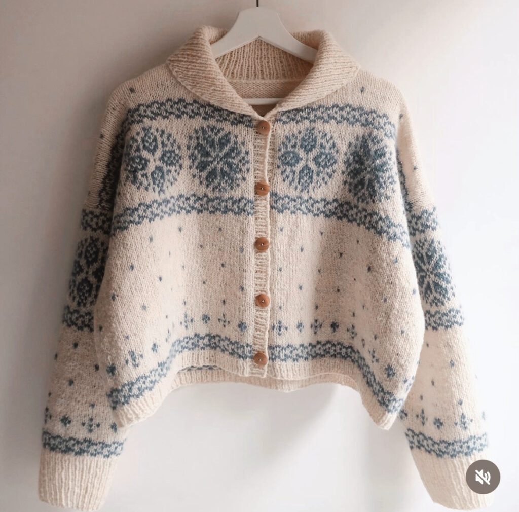 Christstollen cardigan af Knits.pourmoi